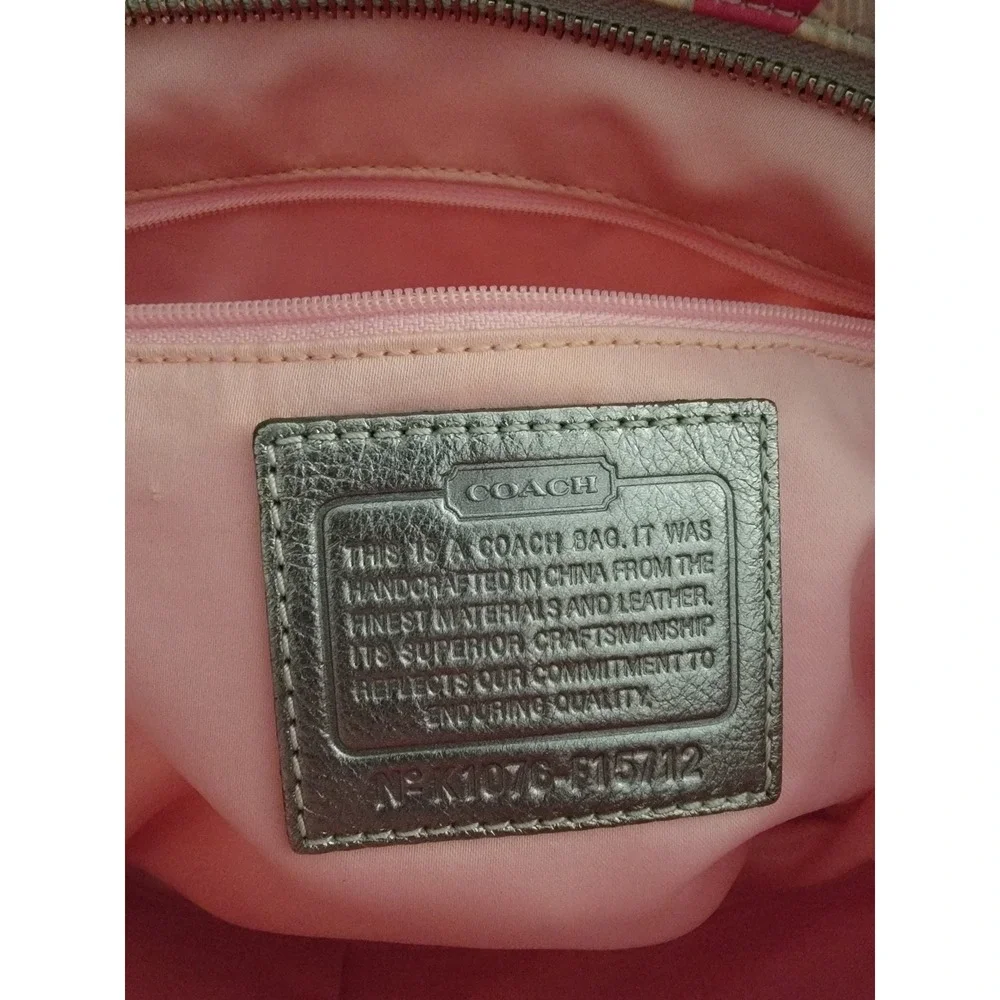Coach‎ Poppy Graffiti Tote Bag Metallic Silver Pink Multicolor F15712
Beautiful - Picture 7 of 9